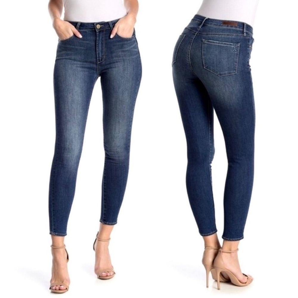 ARTICLES OF SOCIETY Dark Wash Skinny/Raw Hem 26
